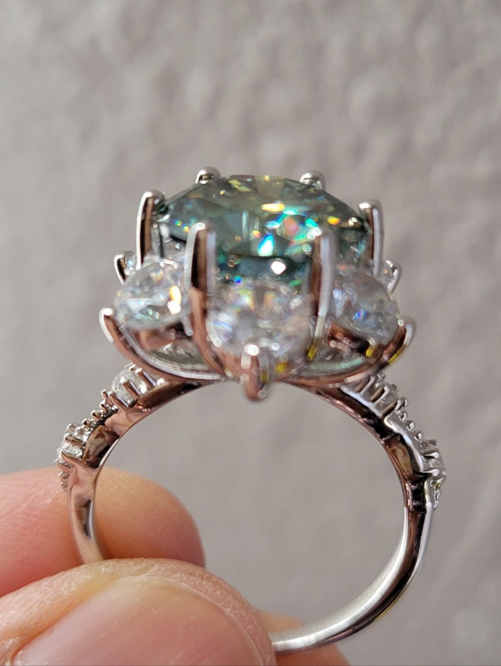Brand New 5 Carat Moissanite Elegant Green Flower Silver and  Gemstone Ring